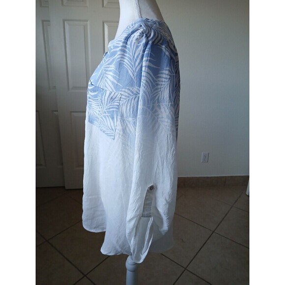 Fyve Womens Button Up Shirt Size 1X Ombre Blue White V Neck Roll Tab Lightweight - Picture 4 of 16